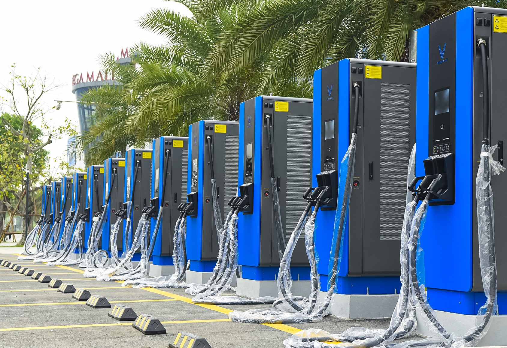 Hệ thống trạm sạc của VinFast, xưởng dịch vụ phủ rộng trên 63 tỉnh, thành phố